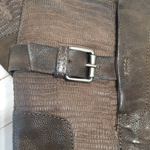 Brown leather boot - Picture 11 of 14